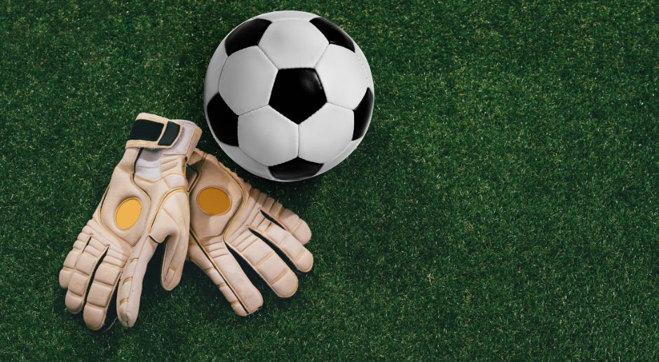 GOALKEEPER TRAINING